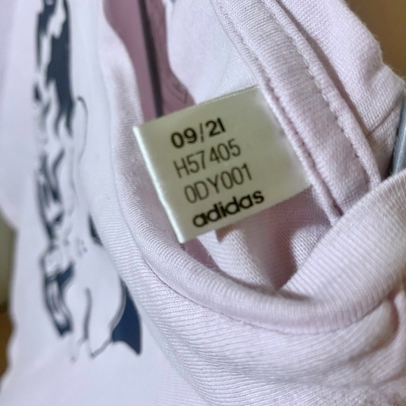 ADIDAS cropped light lavender colour t-shirt size L - Picture 5 of 7